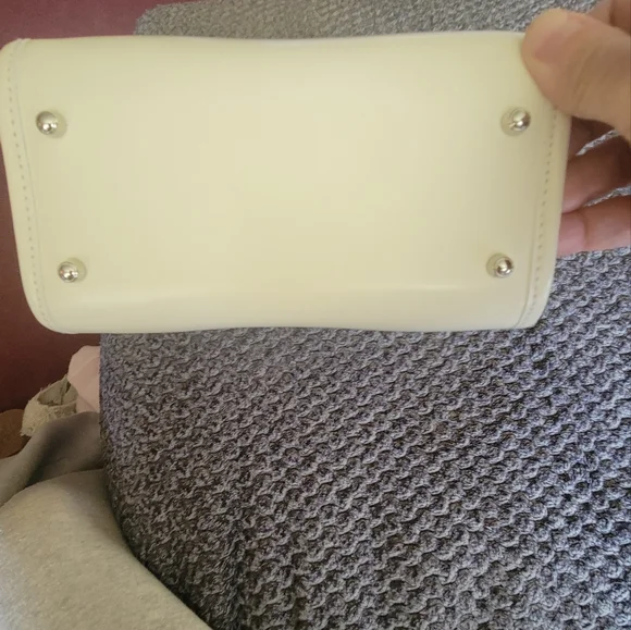 EUC Gucci Cream Tote Bag - Picture 3 of 14